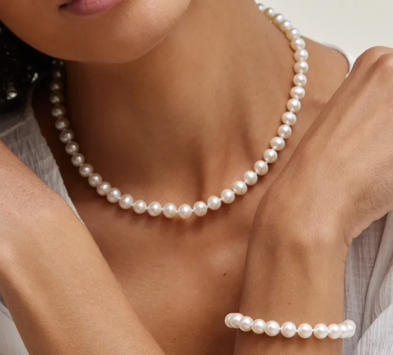 Vòng cổ ngọc trai (Pearl necklaces)